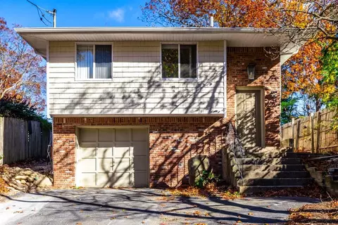 7 Commack Rd, Sound Beach, NY 11789