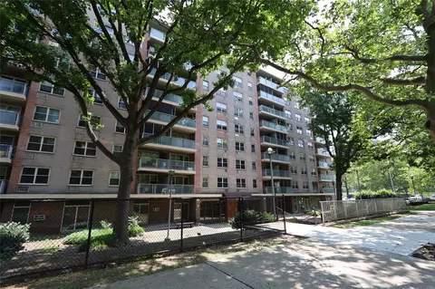 1065 Vermont St #3D, Brooklyn, NY 11207