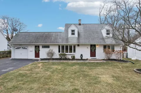 28 Concord Dr, Orangetown, NY 10983