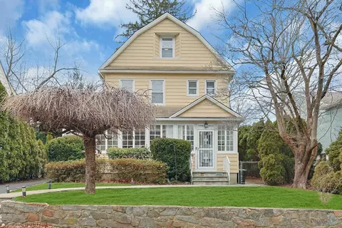 509 Pelhamdale Ave, Pelham, NY 10803