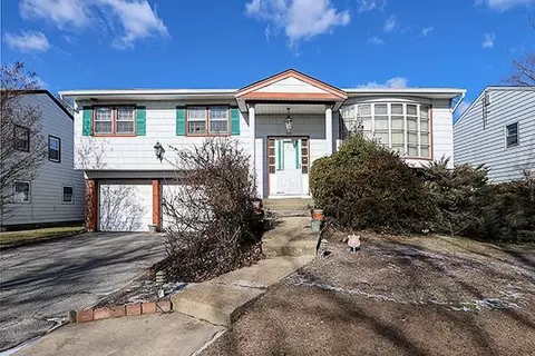758 University St, Valley Stream, NY 11581