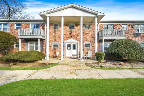 39 Fair Harbor Dr #39, Patchogue, NY 11772
