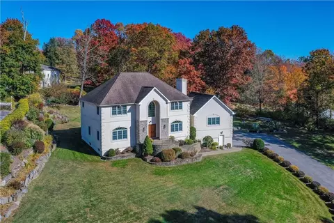 65 Pines Bridge Rd, Mount Kisco, NY 10549