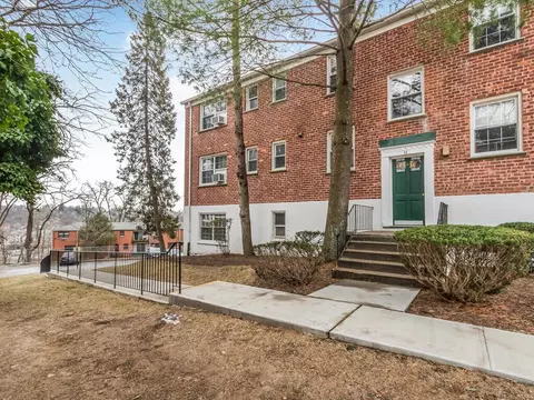 39 Fieldstone Dr #H4, Greenburgh, NY 10530