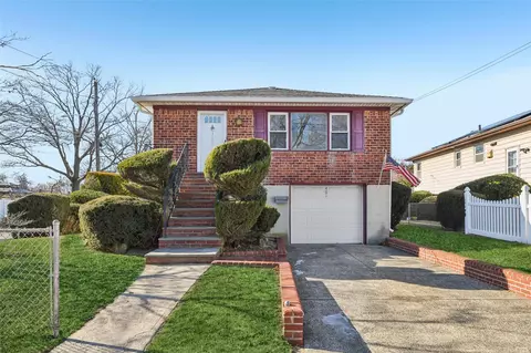 401 Franklin Ave, Hewlett, NY 11557