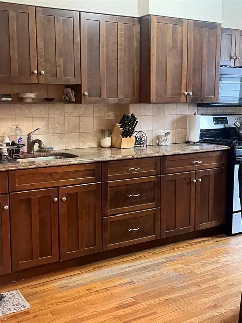 62-18 60 Dr, New York, NY 11378