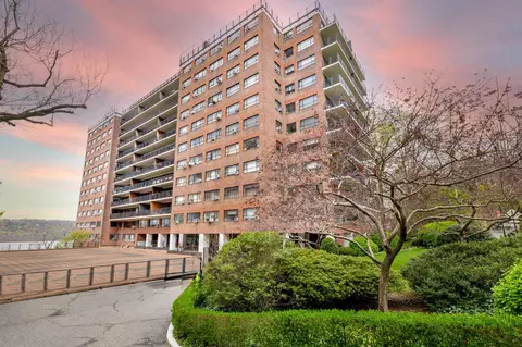 2727 Palisade Ave #16AB, New York, NY 10463