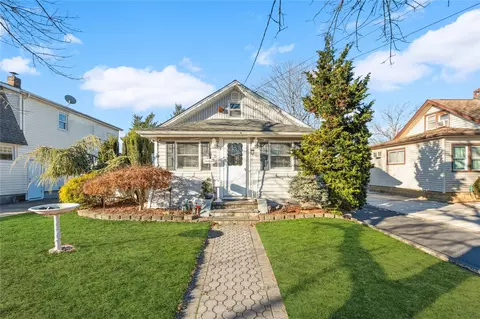 202 Juanita Ave, Freeport, NY 11520