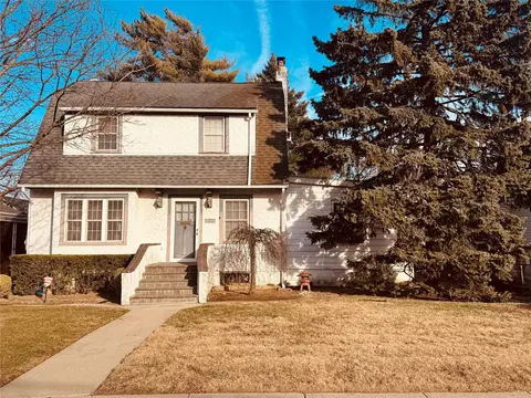 2923 Carnation Ave, Baldwin, NY 11510