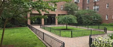105-37 65 Ave #3B, Forest Hills, NY 11375