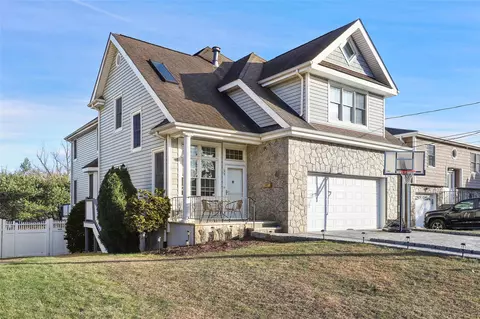 56 Stewart Pl, Eastchester, NY 10709