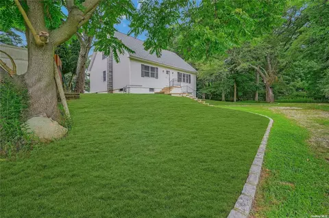 1425 Middleton Rd, Greenport, NY 11944