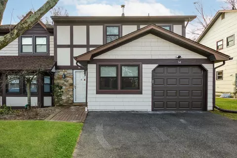 14 Wimbledon Ct, Woodbury, NY 11797