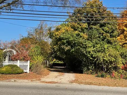 4077 Main Bayview Rd, Southold, NY 11971