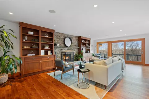 44 Riverview Rd, Greenburgh, NY 10533
