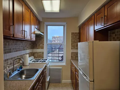 84-25 118 St #6E, New York, NY 11415