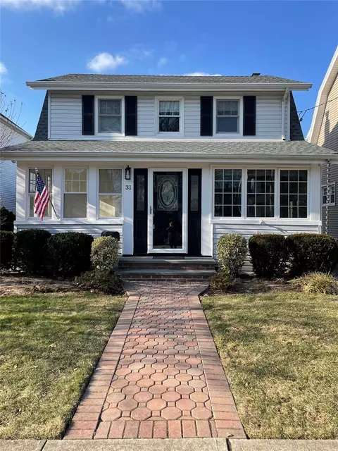 31 Melrose Ave, Lynbrook, NY 11563