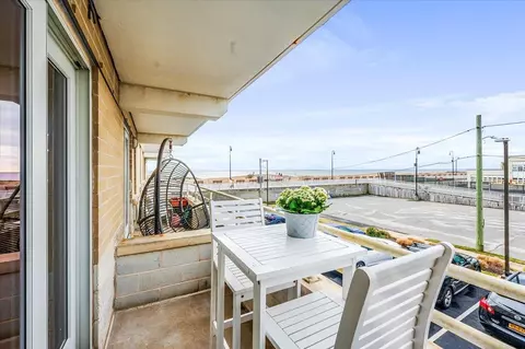 450 W Broadway #1C, Long Beach, NY 11561