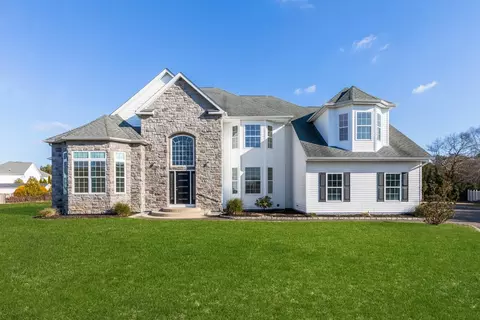 7 Winston Ct, Shoreham, NY 11786