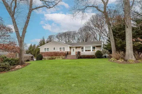 20 Musket Pl, Setauket, NY 11733