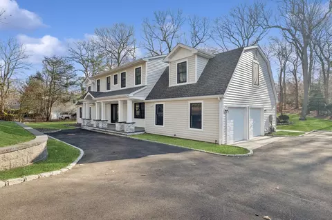 14 Bob O Link Ln, Northport, NY 11768