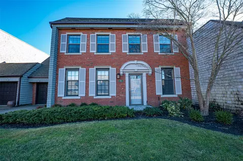 253 Helm Ln #253, Bay Shore, NY 11706