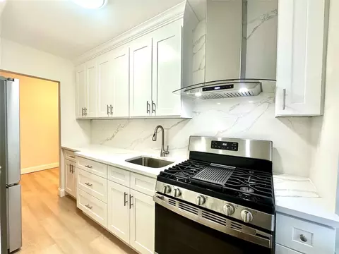 43-40 Union St #2L, New York, NY 11355