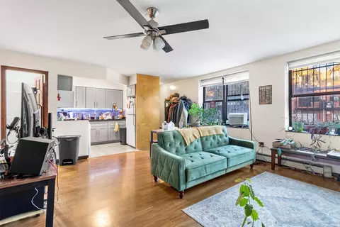 3716 Greenpoint Ave, New York, NY 11101