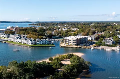 123 Sterling Ave #8, Greenport, NY 11944