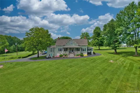 69 Lippincott Rd, Shawangunk, NY 12589