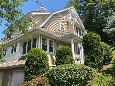 55 Briarbrook Dr, Briarcliff Manor, NY 10510