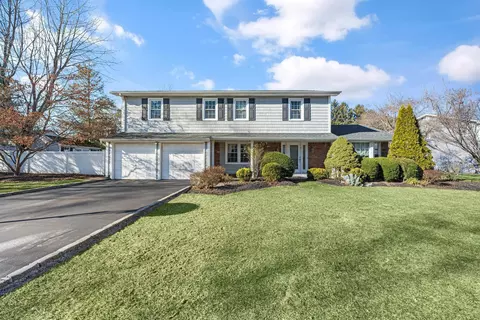 67 Wintercress Ln, East Northport, NY 11731
