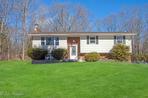 19 East Rd, Wallkill, NY 12589
