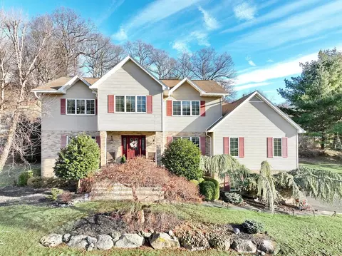 15 Algonquin Dr, Stony Point, NY 10980