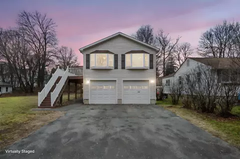 10 Raymond St, Cortlandt, NY 10548