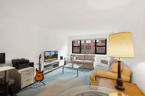 335 E 51st St #6D, New York, NY 10022