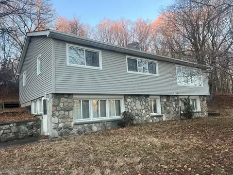 40 Alley Rd, La Grange, NY 12540