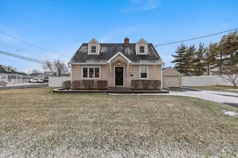 1 Elgin Rd, Amityville, NY 11701