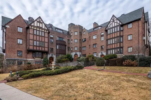 6 Davis Ave #B12, Rye, NY 10580