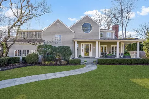 805 Oakwood Rd, Mamaroneck, NY 10543