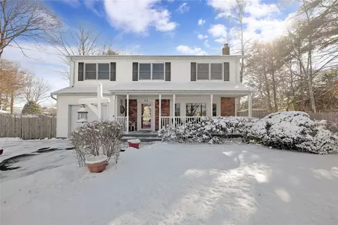 44 Cedar Rd, East Northport, NY 11731