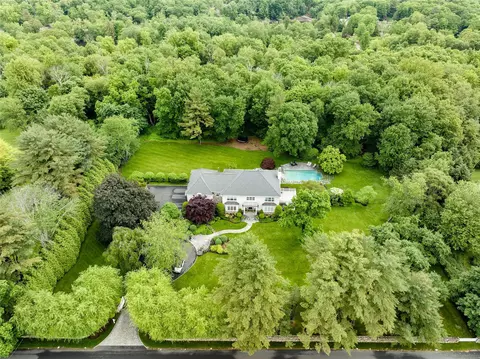 416 Taconic Rd, Greenwich, CT 06831