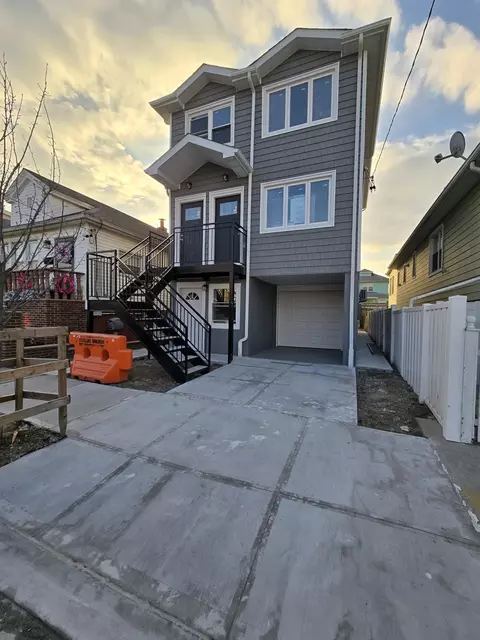 451 Beach 46 St, New York, NY 11691