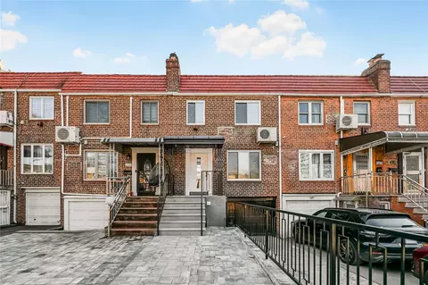 137-62 70th Rd, New York, NY 11367