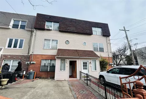 536 Pugsley Ave, New York, NY 10473