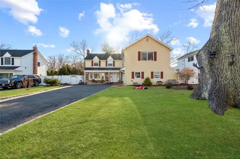 20 Eliot Dr, Lake Grove, NY 11755