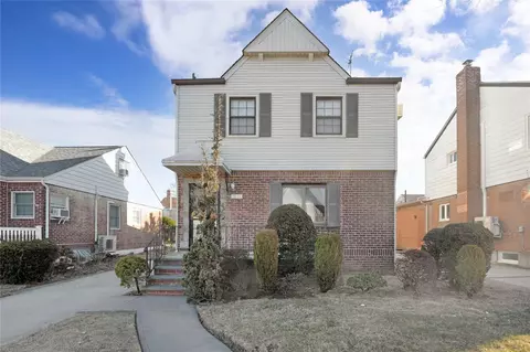 7511 173rd St, Fresh Meadows, NY 11366