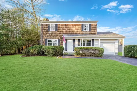 5 Knob Hill Dr, Smithtown, NY 11787