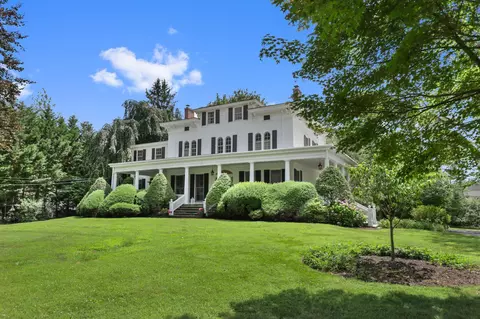 570 North St, Harrison, NY 10528