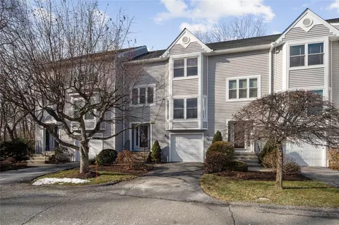 14 Guilford Cir, Lewisboro, NY 10526